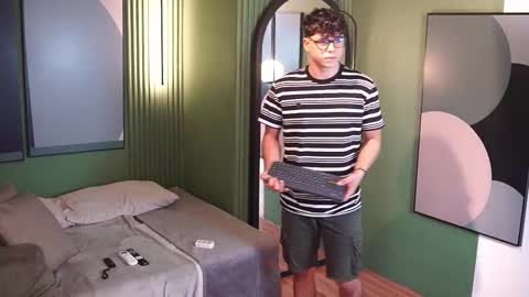 Snapshot of ethan_occonor chatting on October 1, 2025, 12:55 pm ethan_occonor online show from October 1, 2025, 12:55 pm