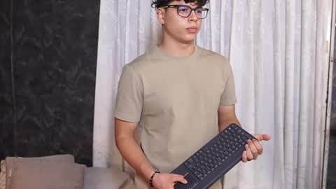 Snapshot of ethan_occonor chatting on October 17, 2025, 12:47 am ethan_occonor online show from October 17, 2025, 12:47 am