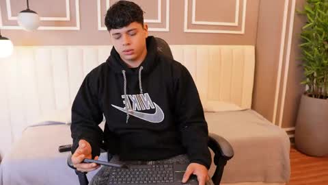 Snapshot of ethan_occonor chatting on May 12, 2026, 12:57 pm ethan_occonor online show from May 12, 2026, 12:57 pm