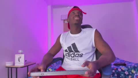 Snapshot of ethan_travis0 chatting on October 7, 2025, 8:50 pm ethan travis online show from October 7, 2025, 8:50 pm