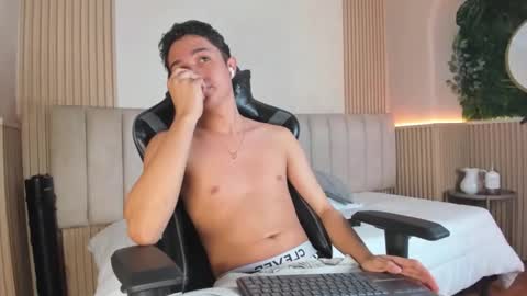 ethanlowell online show from March 24, 2026, 8:58 pm