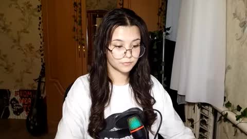 Lily 1st day online show from May 25, 2026, 3:18 pm