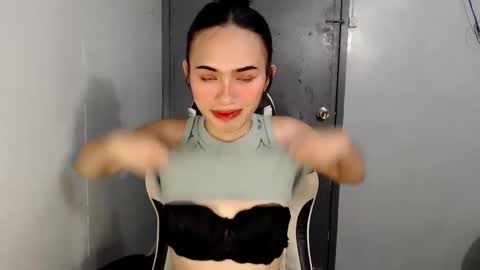 Snapshot of euniceariella21 chatting on December 30, 2024, 11:48 am YELLA online show from December 30, 2024, 11:48 am