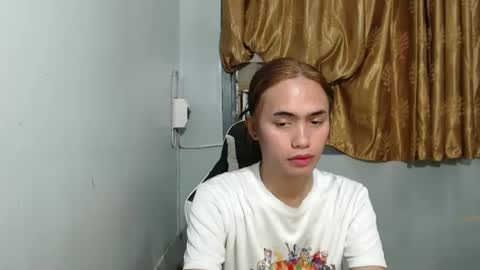 Snapshot of euniceariella21 chatting on January 16, 2025, 10:02 pm YELLA online show from January 16, 2025, 10:02 pm