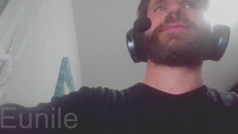 eunile online show from May 12, 2026, 7:00 pm