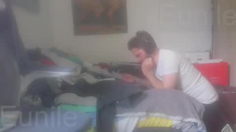 eunile online show from May 14, 2026, 1:07 pm