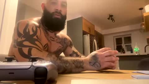 Snapshot of european_couple30 chatting on December 22, 2024, 2:49 am Power couple30 online show from December 22, 2024, 2:49 am