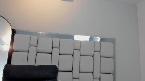 EVA  online show from January 31, 2025, 1:01 am