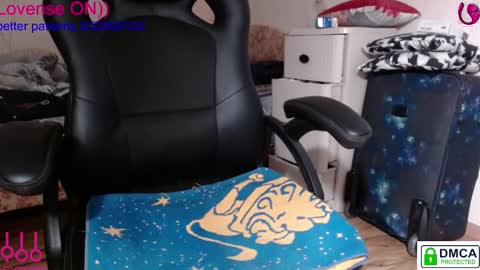 Snapshot of eva_blond_hot chatting on March 3, 2025, 5:29 pm Eva online show from March 3, 2025, 5:29 pm