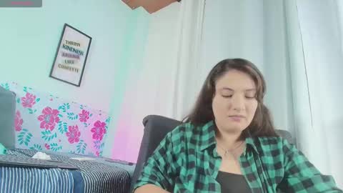 eva_contrer7 online show from November 5, 2025, 2:22 am