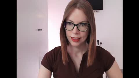 Snapshot of eva_cutesmile chatting on August 3, 2026, 6:22 pm Eva online show from August 3, 2026, 6:22 pm