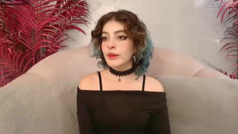 E V A online show from January 8, 2026, 8:22 pm