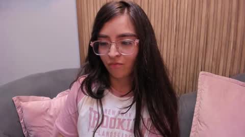 Angelinne online show from January 8, 2025, 11:54 am