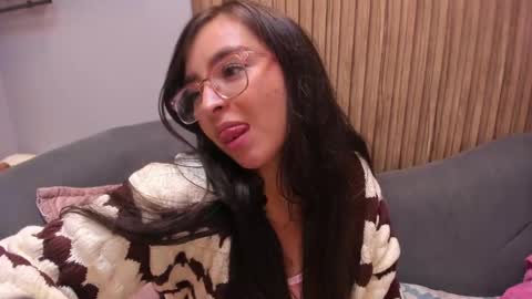 Angelinne online show from January 19, 2025, 8:39 am