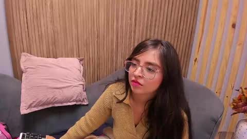 Angelinne online show from February 13, 2025, 8:59 am