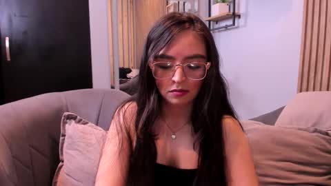 Angelinne online show from November 15, 2025, 3:26 am