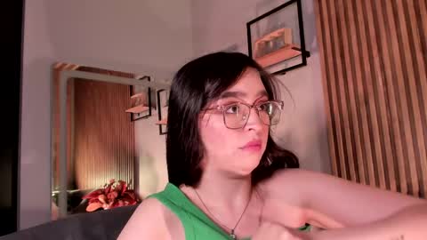 Angelinne online show from April 23, 2026, 3:08 am