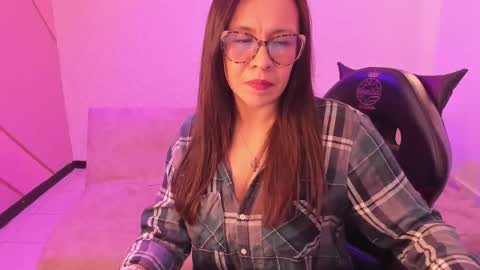 Snapshot of eva_mermaid chatting on October 6, 2025, 2:14 pm Eva online show from October 6, 2025, 2:14 pm