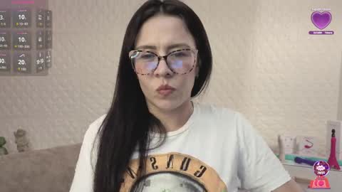 Eva  online show from April 6, 2026, 2:51 pm