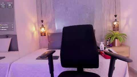 eva online show from June 11, 2026, 2:53 am