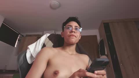 Eva cute online show from April 25, 2026, 12:52 pm