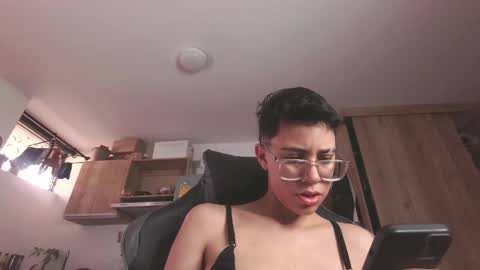 Eva cute online show from May 5, 2026, 12:46 pm