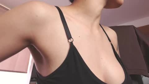 Eva cute online show from May 8, 2026, 1:05 pm