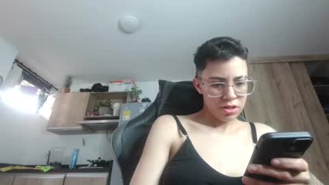 Eva cute online show from June 12, 2026, 12:59 pm