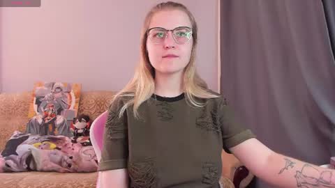 Snapshot of eva_orchid chatting on August 3, 2026, 1:27 pm Eva online show from August 3, 2026, 1:27 pm
