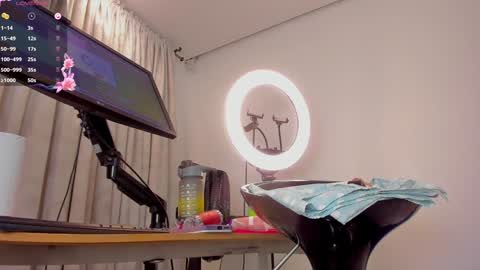 Eva online show from January 25, 2025, 4:57 pm