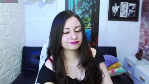 Snapshot of eva_rosell chatting on May 6, 2026, 3:17 pm Eva online show from May 6, 2026, 3:17 pm