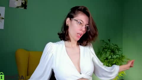 eva sicret online show from May 30, 2026, 4:42 am