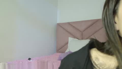 Eva Sin online show from May 6, 2026, 11:43 pm