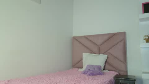 Eva Sin online show from May 9, 2026, 11:32 pm