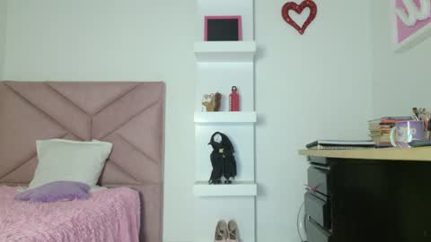 Eva Sin online show from May 12, 2026, 11:24 pm