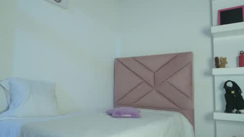 Eva Sin online show from May 14, 2026, 11:11 pm