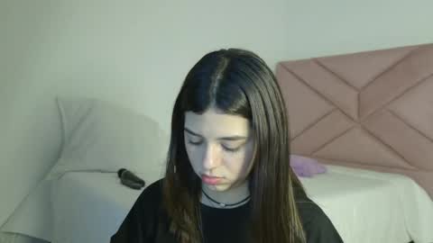 Eva Sin online show from May 16, 2026, 12:18 am
