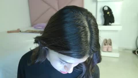 Eva Sin online show from May 18, 2026, 4:07 am