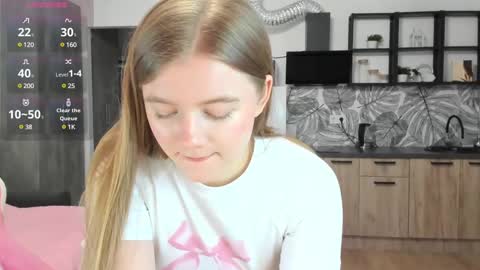 Snapshot of eva_tomiok chatting on December 19, 2024, 9:40 am Eva online show from December 19, 2024, 9:40 am