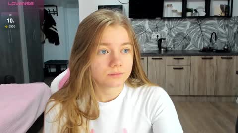 Snapshot of eva_tomiok chatting on January 4, 2025, 6:52 am Eva online show from January 4, 2025, 6:52 am