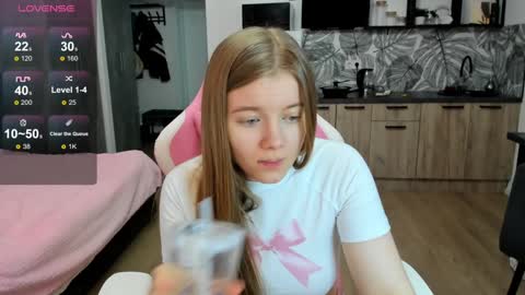 Snapshot of eva_tomiok chatting on January 4, 2025, 9:54 am Eva online show from January 4, 2025, 9:54 am