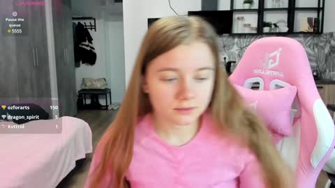 Snapshot of eva_tomiok chatting on January 5, 2025, 8:22 am Eva online show from January 5, 2025, 8:22 am