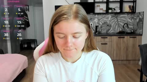 Snapshot of eva_tomiok chatting on January 8, 2025, 5:37 am Eva online show from January 8, 2025, 5:37 am