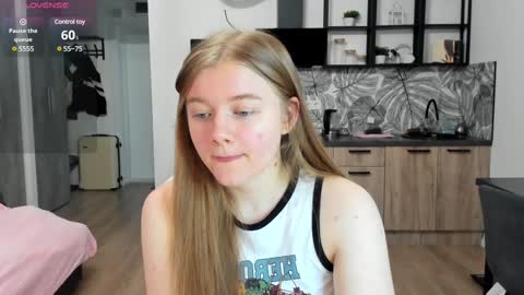 Snapshot of eva_tomiok chatting on January 19, 2025, 5:15 am Eva online show from January 19, 2025, 5:15 am