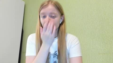 Snapshot of eva_tomiok chatting on October 8, 2025, 6:05 pm Eva online show from October 8, 2025, 6:05 pm