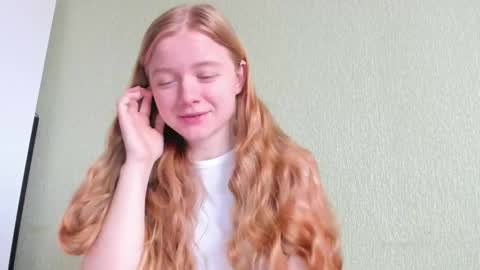 Snapshot of eva_tomiok chatting on October 12, 2025, 5:28 am Eva online show from October 12, 2025, 5:28 am