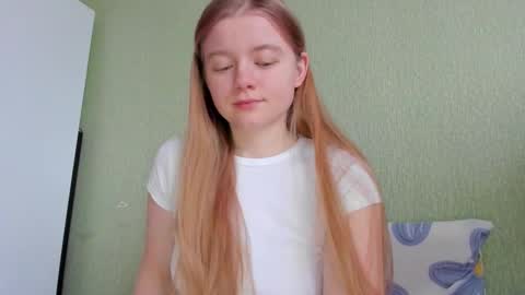 Snapshot of eva_tomiok chatting on December 23, 2025, 6:33 am Eva online show from December 23, 2025, 6:33 am