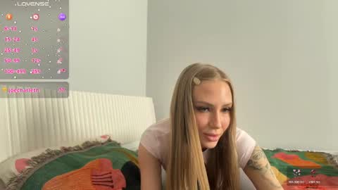 Snapshot of eva_vex chatting on April 27, 2026, 5:05 am Hello Im Eva online show from April 27, 2026, 5:05 am