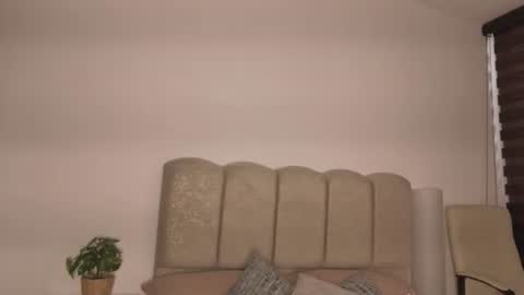 evaa_jonness online show from June 20, 2026, 12:19 pm