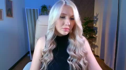 Snapshot of evacadooo chatting on April 19, 2026, 9:19 am Eva online show from April 19, 2026, 9:19 am